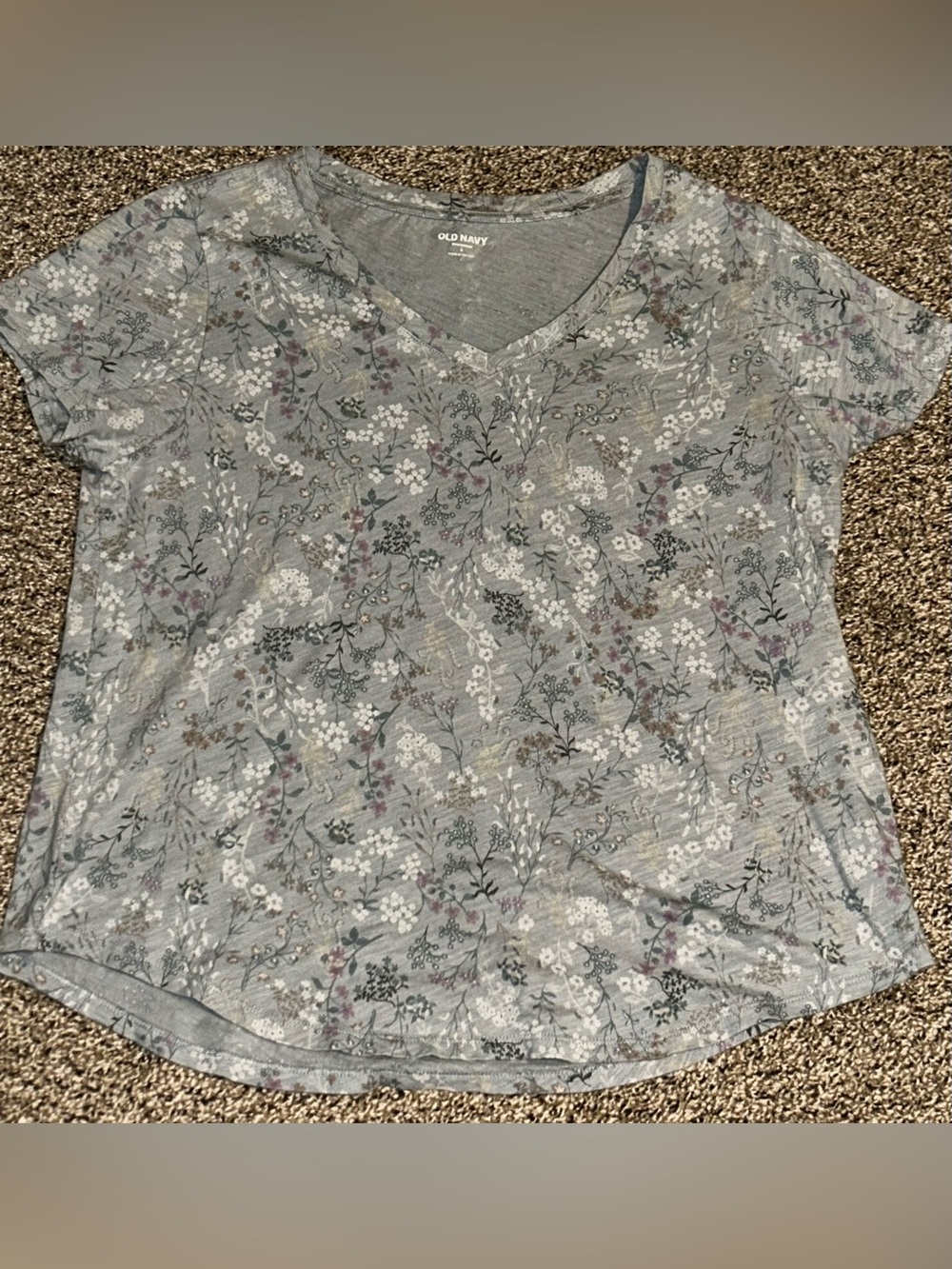 Old Navy Sage Green Floral V-Neck Short Sleeve Tee